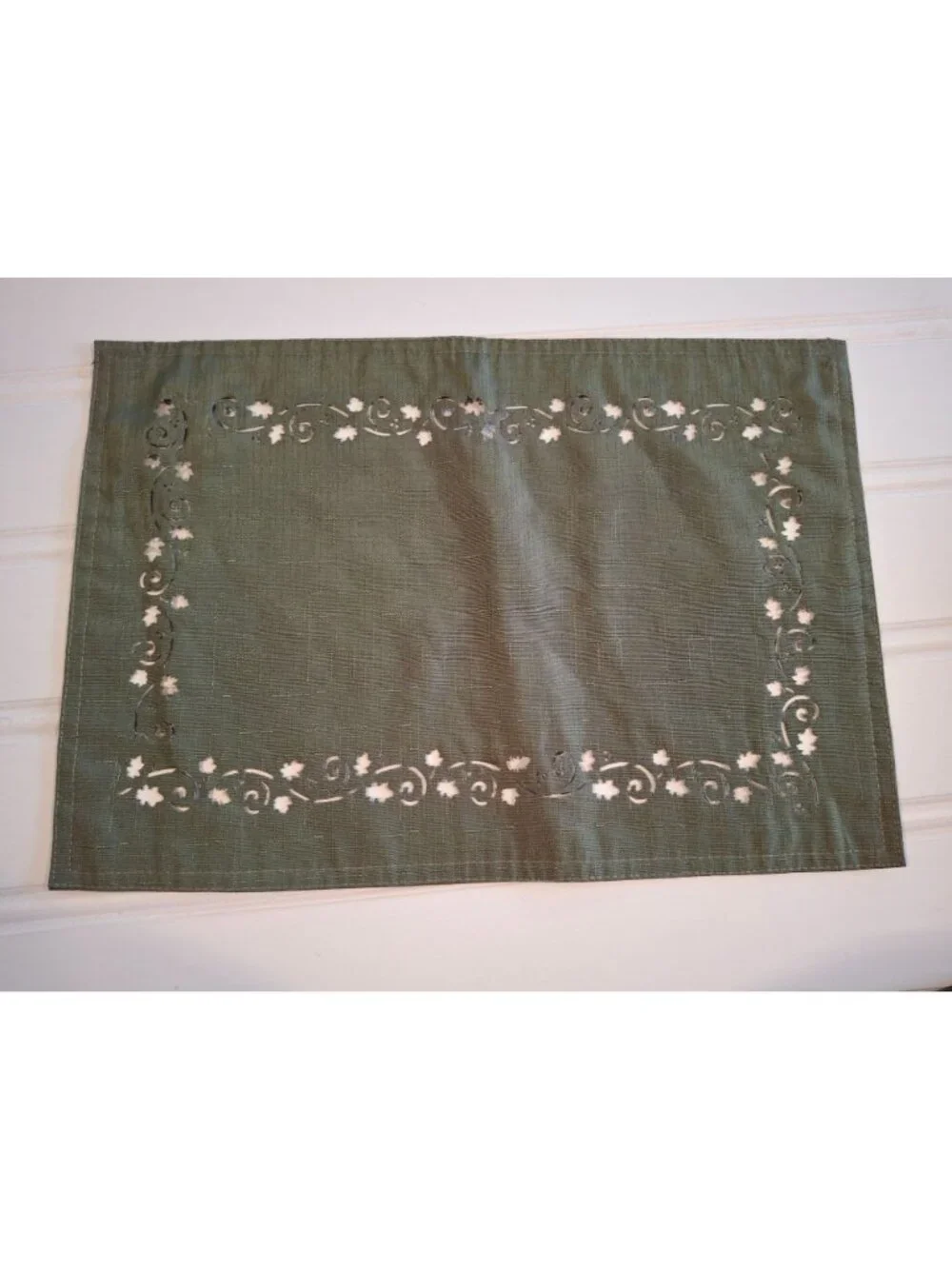 Vintage Sage Green Cutwork Placemats Set of 4 Leaf Vine Farmhouse Cottage